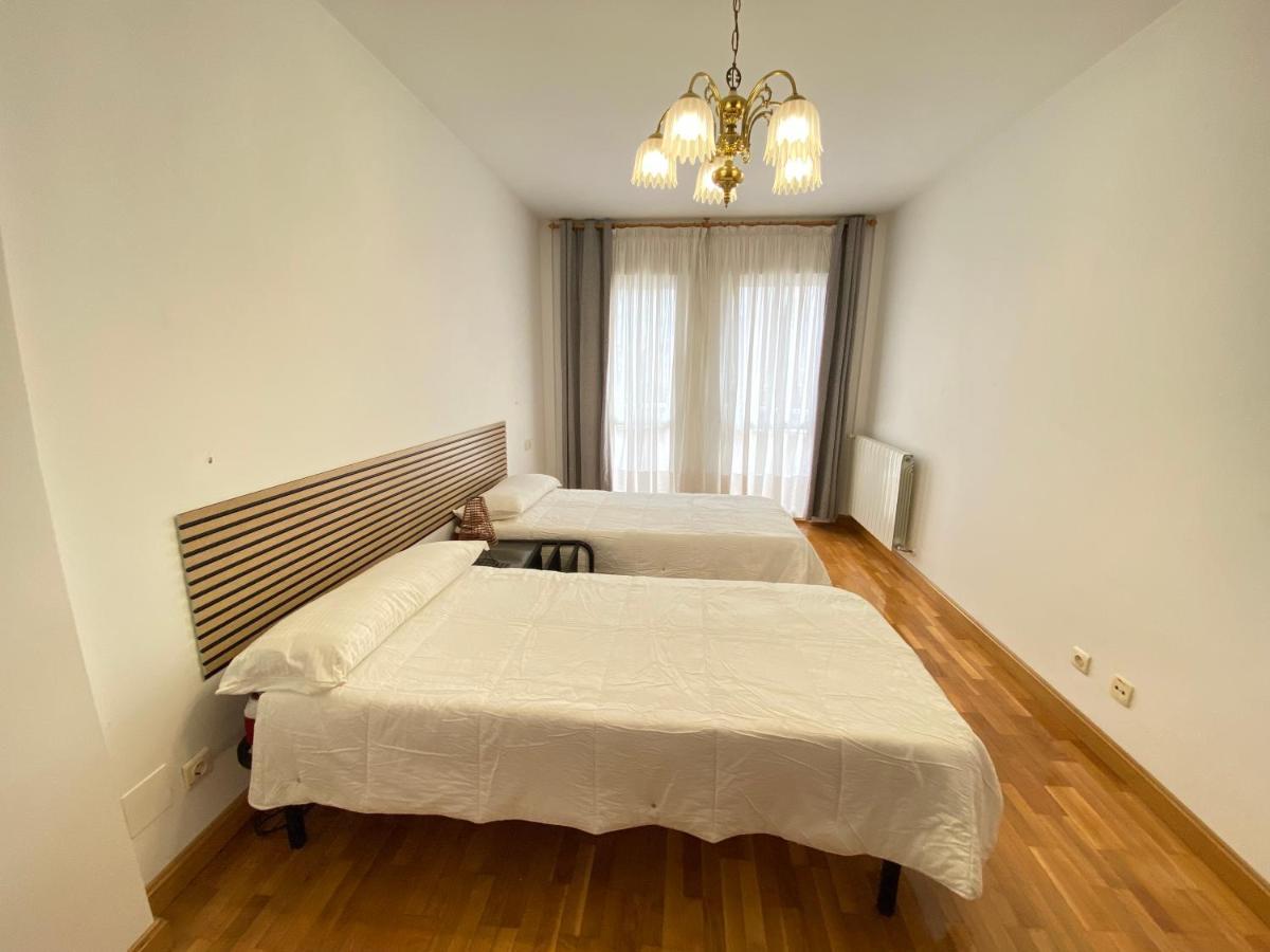 Casa Chalet Jardin Particular Ideal Grupos Y Familias Baranain Luaran gambar