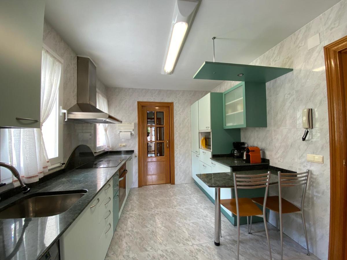 Casa Chalet Jardin Particular Ideal Grupos Y Familias Baranain Luaran gambar